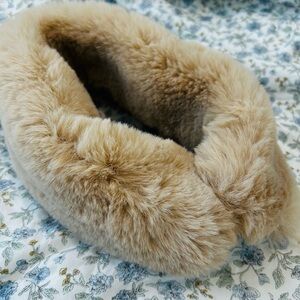 Plush light Pinkish Beige Faux Fur Scarf